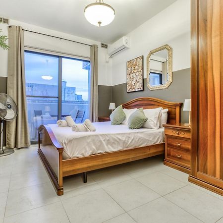 A Comfortable Apartment In The Heart Of Paceville Bt 360 Estates Saint Julian's Εξωτερικό φωτογραφία